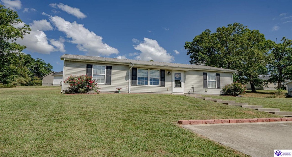 Darren Drive, Leitchfield, Kentucky 42754, ,2 BathroomsBathrooms,For Sale,Darren Drive,HK24003493