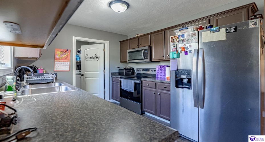 Darren Drive, Leitchfield, Kentucky 42754, ,2 BathroomsBathrooms,For Sale,Darren Drive,HK24003493 Darren Drive, Leitchfield, Kentucky 42754, ,2 BathroomsBathrooms,For Sale,Darren Drive,HK24003493