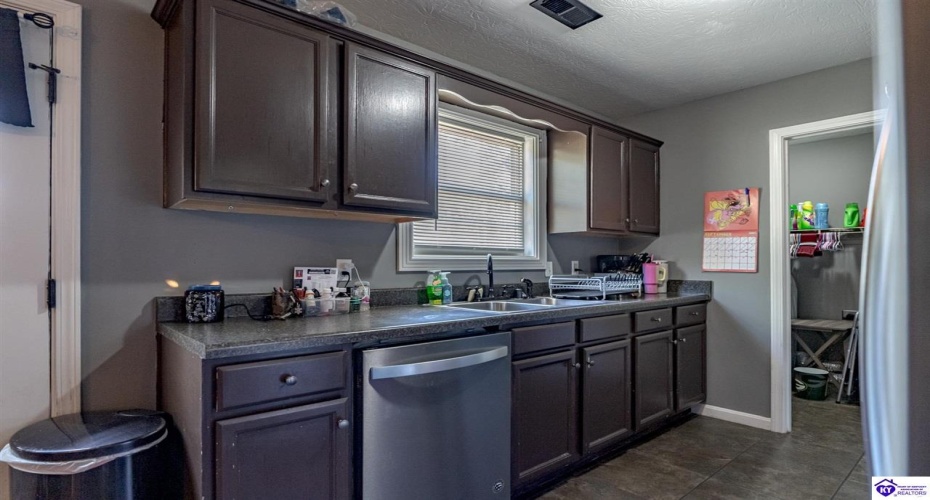 Darren Drive, Leitchfield, Kentucky 42754, ,2 BathroomsBathrooms,For Sale,Darren Drive,HK24003493 Darren Drive, Leitchfield, Kentucky 42754, ,2 BathroomsBathrooms,For Sale,Darren Drive,HK24003493