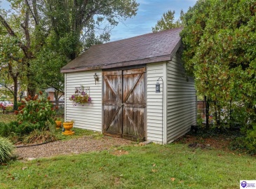 Walnut Road, Frankfort, Kentucky 40601, ,3 BathroomsBathrooms,For Sale,Walnut Road,HK24003494 Walnut Road, Frankfort, Kentucky 40601, ,3 BathroomsBathrooms,For Sale,Walnut Road,HK24003494