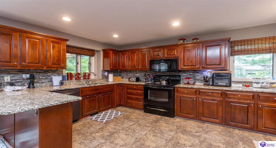 Walnut Road, Frankfort, Kentucky 40601, ,3 BathroomsBathrooms,For Sale,Walnut Road,HK24003494 Walnut Road, Frankfort, Kentucky 40601, ,3 BathroomsBathrooms,For Sale,Walnut Road,HK24003494