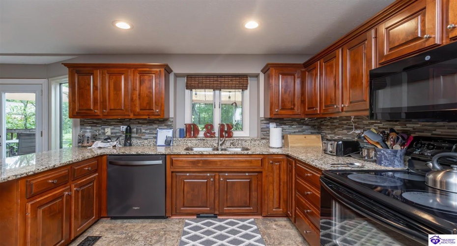 Walnut Road, Frankfort, Kentucky 40601, ,3 BathroomsBathrooms,For Sale,Walnut Road,HK24003494 Walnut Road, Frankfort, Kentucky 40601, ,3 BathroomsBathrooms,For Sale,Walnut Road,HK24003494