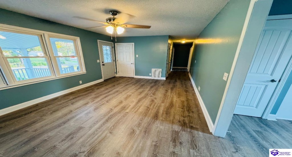 Pinewood Drive, Radcliff, Florida 40160, ,3 BathroomsBathrooms,For Sale,Pinewood Drive,HK24003515 Pinewood Drive, Radcliff, Florida 40160, ,3 BathroomsBathrooms,For Sale,Pinewood Drive,HK24003515