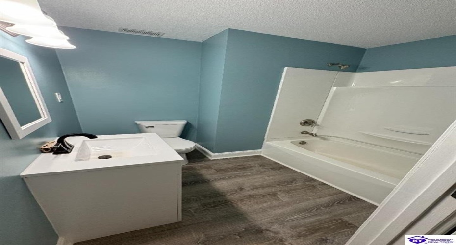 Pinewood Drive, Radcliff, Florida 40160, ,3 BathroomsBathrooms,For Sale,Pinewood Drive,HK24003515 Pinewood Drive, Radcliff, Florida 40160, ,3 BathroomsBathrooms,For Sale,Pinewood Drive,HK24003515