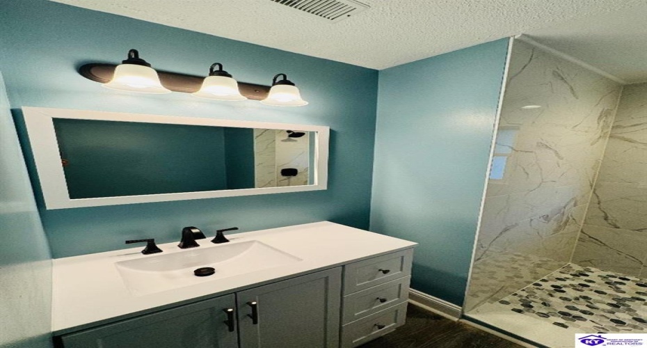 Pinewood Drive, Radcliff, Florida 40160, ,3 BathroomsBathrooms,For Sale,Pinewood Drive,HK24003515 Pinewood Drive, Radcliff, Florida 40160, ,3 BathroomsBathrooms,For Sale,Pinewood Drive,HK24003515