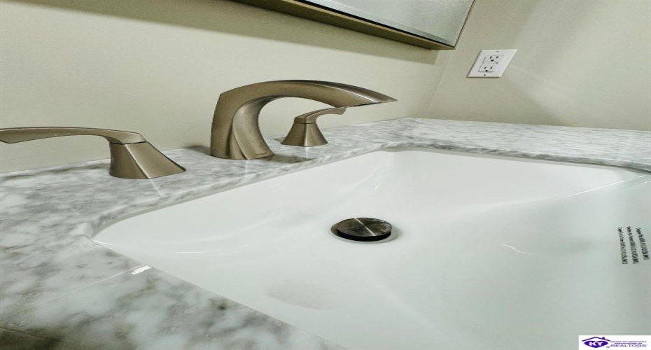 Pinewood Drive, Radcliff, Florida 40160, ,3 BathroomsBathrooms,For Sale,Pinewood Drive,HK24003515 Pinewood Drive, Radcliff, Florida 40160, ,3 BathroomsBathrooms,For Sale,Pinewood Drive,HK24003515