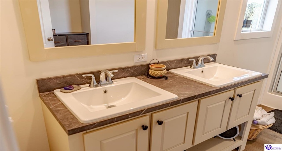 Richardson Road, Eastview, Kentucky 42754, ,2 BathroomsBathrooms,For Sale,Richardson Road,HK24003516 Richardson Road, Eastview, Kentucky 42754, ,2 BathroomsBathrooms,For Sale,Richardson Road,HK24003516