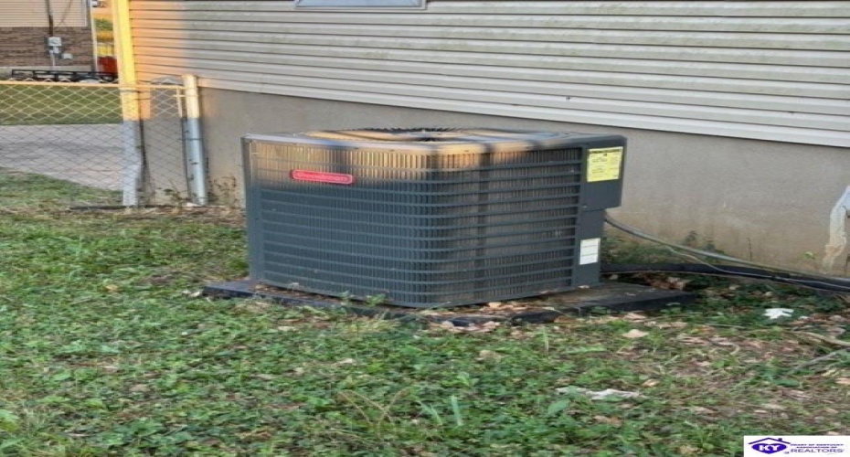 Amy Avenue, Elizabethtown, Kentucky 42701, ,3 BathroomsBathrooms,For Sale,Amy Avenue,HK24003523