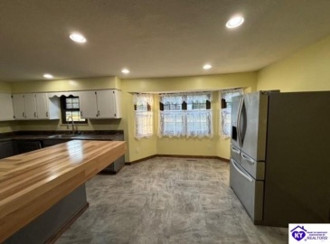 Amy Avenue, Elizabethtown, Kentucky 42701, ,3 BathroomsBathrooms,For Sale,Amy Avenue,HK24003523 Amy Avenue, Elizabethtown, Kentucky 42701, ,3 BathroomsBathrooms,For Sale,Amy Avenue,HK24003523