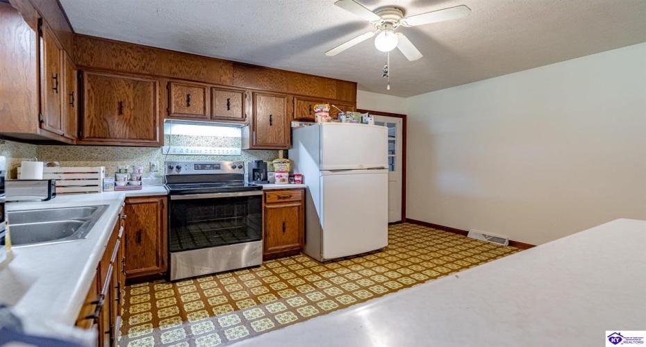 Old Leitchfield Road, Clarkson, Kentucky 42726, ,2 BathroomsBathrooms,For Sale,Old Leitchfield Road,HK24003537 Old Leitchfield Road, Clarkson, Kentucky 42726, ,2 BathroomsBathrooms,For Sale,Old Leitchfield Road,HK24003537