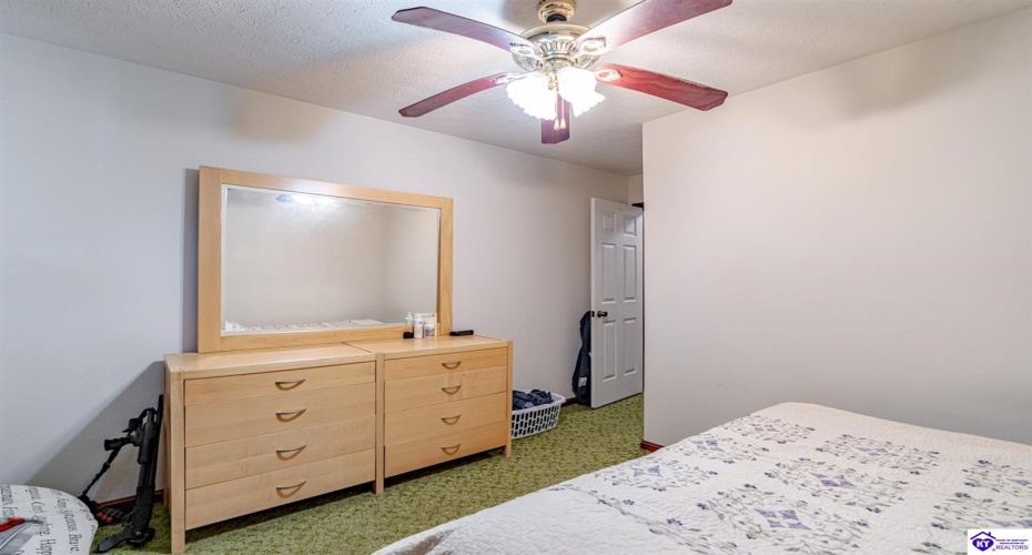 Old Leitchfield Road, Clarkson, Kentucky 42726, ,2 BathroomsBathrooms,For Sale,Old Leitchfield Road,HK24003537 Old Leitchfield Road, Clarkson, Kentucky 42726, ,2 BathroomsBathrooms,For Sale,Old Leitchfield Road,HK24003537