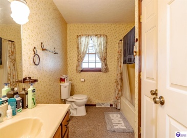 Old Leitchfield Road, Clarkson, Kentucky 42726, ,2 BathroomsBathrooms,For Sale,Old Leitchfield Road,HK24003537 Old Leitchfield Road, Clarkson, Kentucky 42726, ,2 BathroomsBathrooms,For Sale,Old Leitchfield Road,HK24003537