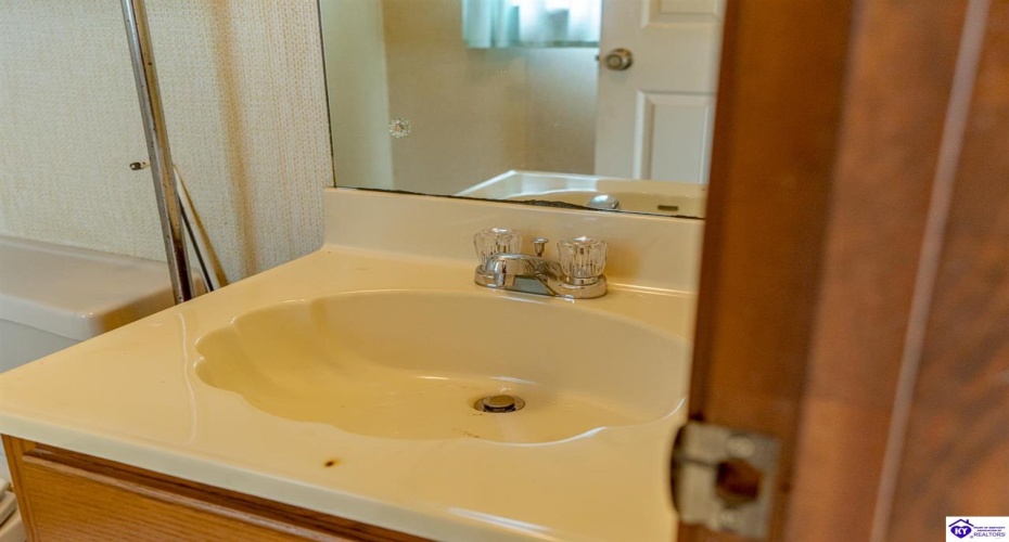 Old Leitchfield Road, Clarkson, Kentucky 42726, ,2 BathroomsBathrooms,For Sale,Old Leitchfield Road,HK24003537 Old Leitchfield Road, Clarkson, Kentucky 42726, ,2 BathroomsBathrooms,For Sale,Old Leitchfield Road,HK24003537