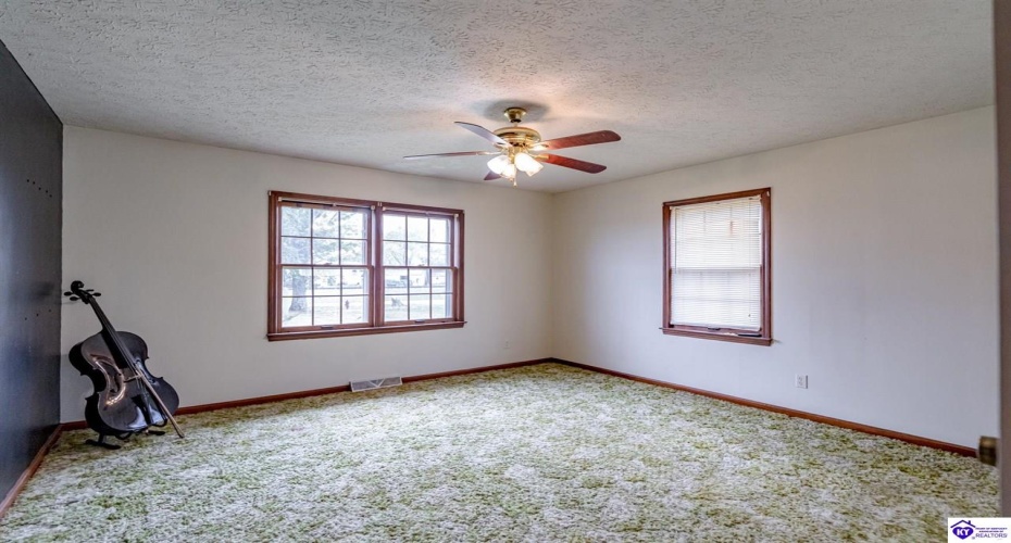 Old Leitchfield Road, Clarkson, Kentucky 42726, ,2 BathroomsBathrooms,For Sale,Old Leitchfield Road,HK24003537 Old Leitchfield Road, Clarkson, Kentucky 42726, ,2 BathroomsBathrooms,For Sale,Old Leitchfield Road,HK24003537