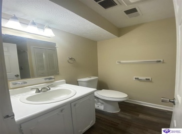 Crestview Drive, Radcliff, Kentucky 40160, ,2 BathroomsBathrooms,For Sale,Crestview Drive,HK24003549 Crestview Drive, Radcliff, Kentucky 40160, ,2 BathroomsBathrooms,For Sale,Crestview Drive,HK24003549