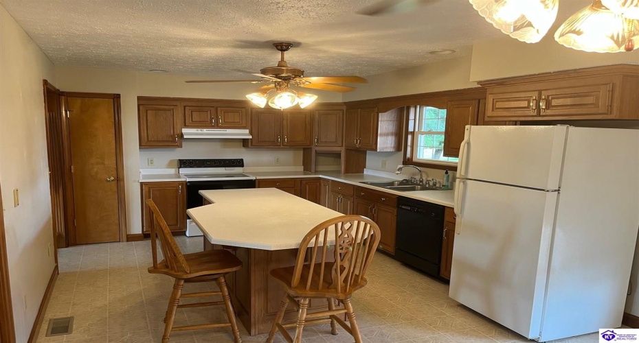 Nolin Road, Sonora, Kentucky 42776, ,2 BathroomsBathrooms,For Sale,Nolin Road,HK24003551 Nolin Road, Sonora, Kentucky 42776, ,2 BathroomsBathrooms,For Sale,Nolin Road,HK24003551