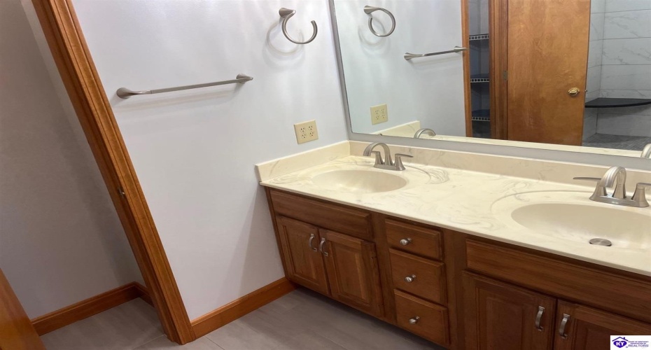 Nolin Road, Sonora, Kentucky 42776, ,2 BathroomsBathrooms,For Sale,Nolin Road,HK24003551 Nolin Road, Sonora, Kentucky 42776, ,2 BathroomsBathrooms,For Sale,Nolin Road,HK24003551