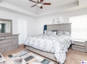 Napa Valley Court, Vine Grove, Kentucky 40175, ,3 BathroomsBathrooms,For Sale,Napa Valley Court,HK24003552 Napa Valley Court, Vine Grove, Kentucky 40175, ,3 BathroomsBathrooms,For Sale,Napa Valley Court,HK24003552