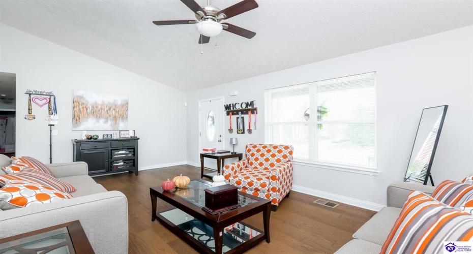 Napa Valley Court, Vine Grove, Kentucky 40175, ,3 BathroomsBathrooms,For Sale,Napa Valley Court,HK24003552 Napa Valley Court, Vine Grove, Kentucky 40175, ,3 BathroomsBathrooms,For Sale,Napa Valley Court,HK24003552