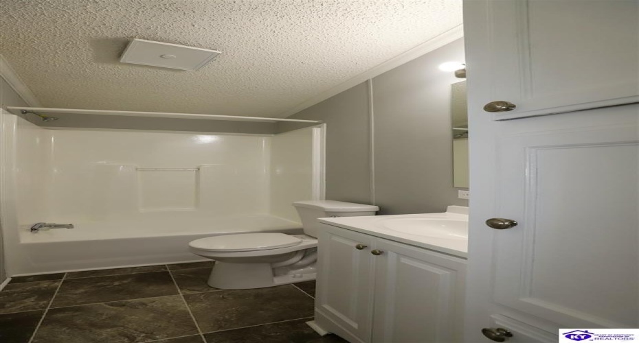 Molly Brown Road, Brandenburg, Kentucky 40108, ,2 BathroomsBathrooms,For Sale,Molly Brown Road,HK24003556