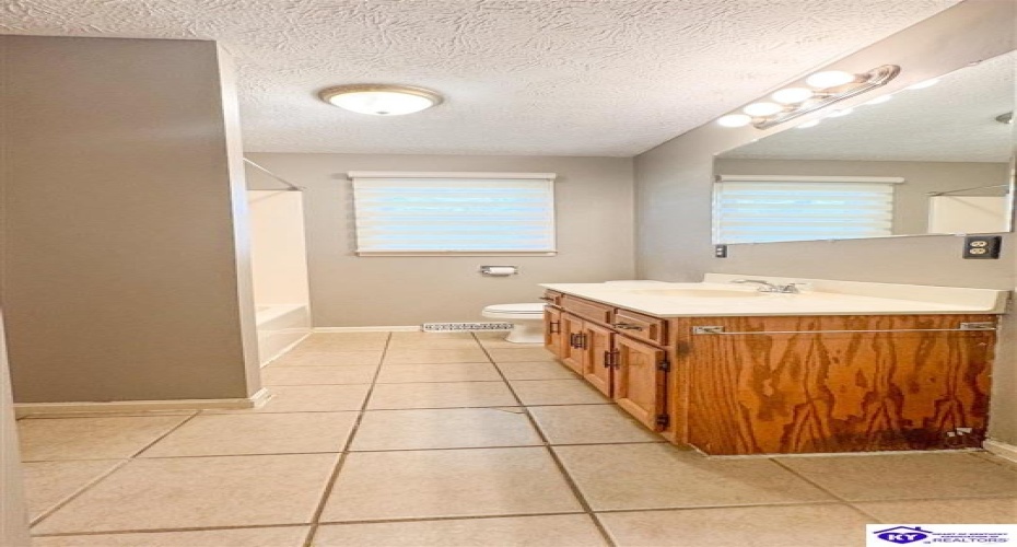 Greenbriar, Campbellsville, Kentucky 42718, ,1 BathroomBathrooms,For Sale,Greenbriar,HK24003559