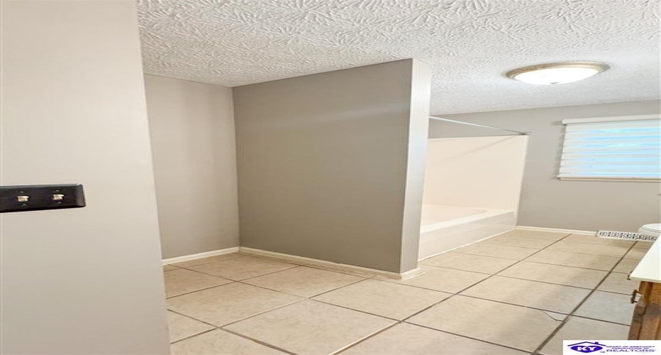 Greenbriar, Campbellsville, Kentucky 42718, ,1 BathroomBathrooms,For Sale,Greenbriar,HK24003559