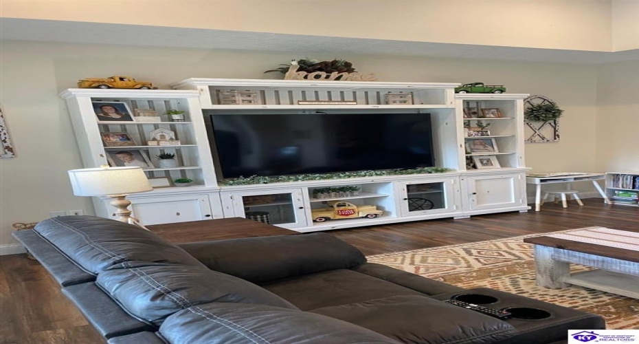 Weed Keltner Road, Edmonton, Kentucky 42718, ,3 BathroomsBathrooms,For Sale,Weed Keltner Road,HK24003561