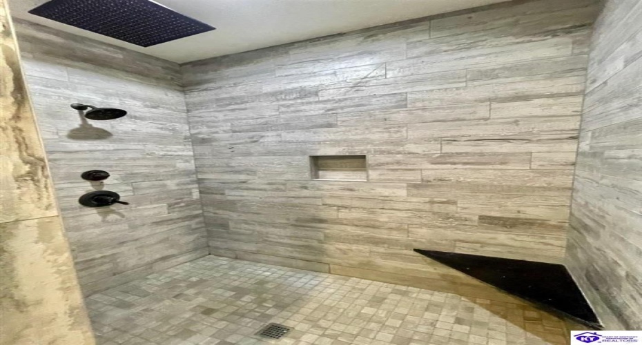Weed Keltner Road, Edmonton, Kentucky 42718, ,3 BathroomsBathrooms,For Sale,Weed Keltner Road,HK24003561