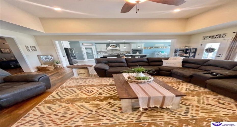 Weed Keltner Road, Edmonton, Kentucky 42718, ,3 BathroomsBathrooms,For Sale,Weed Keltner Road,HK24003561