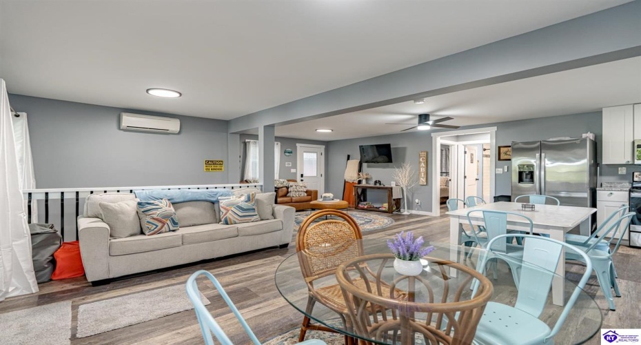 Rainbow Gardens Extension Lane, McDaniels, Kentucky 40152, ,2 BathroomsBathrooms,For Sale,Rainbow Gardens Extension Lane,HK24003564