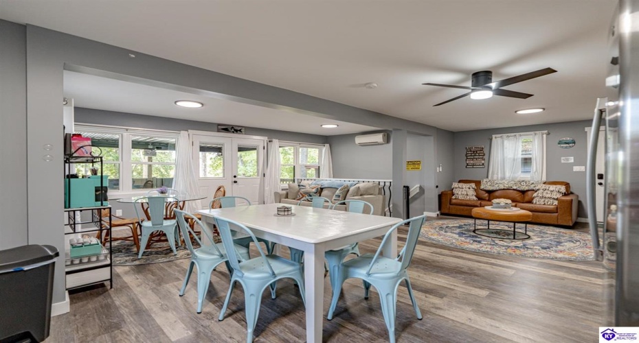 Rainbow Gardens Extension Lane, McDaniels, Kentucky 40152, ,2 BathroomsBathrooms,For Sale,Rainbow Gardens Extension Lane,HK24003564