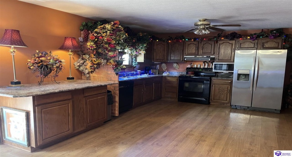 Harrison Lane, Fairdale, Kentucky 40018, ,2 BathroomsBathrooms,For Sale,Harrison Lane,HK24003565