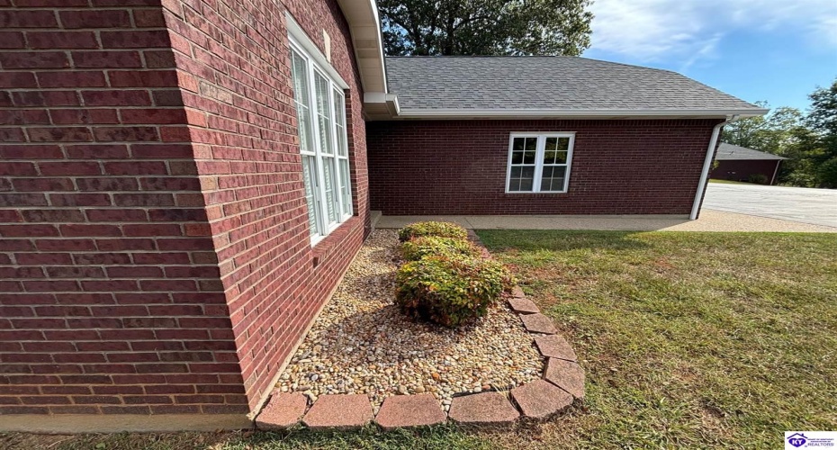Hillcrest Drive, Brandenburg, Kentucky 40108, ,2 BathroomsBathrooms,For Sale,Hillcrest Drive,HK24003571