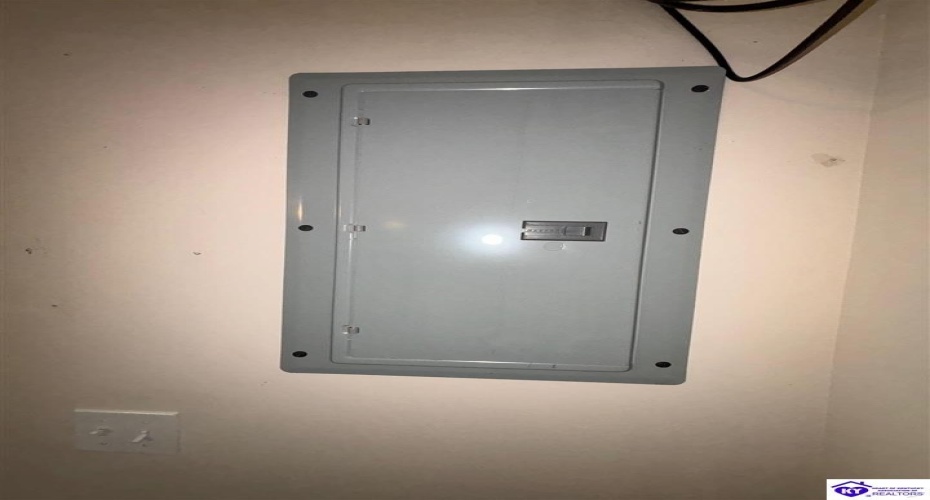 Hillcrest Drive, Brandenburg, Kentucky 40108, ,2 BathroomsBathrooms,For Sale,Hillcrest Drive,HK24003571