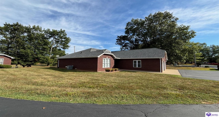 Hillcrest Drive, Brandenburg, Kentucky 40108, ,2 BathroomsBathrooms,For Sale,Hillcrest Drive,HK24003571