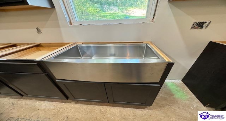 Mills Campsite Lane, Hudson, Kentucky 40145, ,2 BathroomsBathrooms,For Sale,Mills Campsite Lane,HK24003572