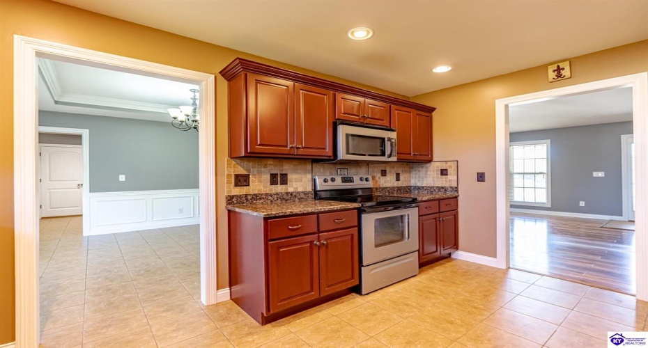 Loretto Drive, Elizabethtown, Kentucky 42701, ,2 BathroomsBathrooms,For Sale,Loretto Drive,HK24003576