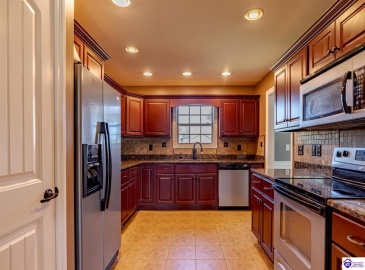 Loretto Drive, Elizabethtown, Kentucky 42701, ,2 BathroomsBathrooms,For Sale,Loretto Drive,HK24003576 Loretto Drive, Elizabethtown, Kentucky 42701, ,2 BathroomsBathrooms,For Sale,Loretto Drive,HK24003576