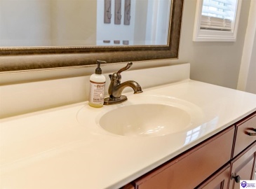 Loretto Drive, Elizabethtown, Kentucky 42701, ,2 BathroomsBathrooms,For Sale,Loretto Drive,HK24003576 Loretto Drive, Elizabethtown, Kentucky 42701, ,2 BathroomsBathrooms,For Sale,Loretto Drive,HK24003576