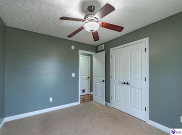 Loretto Drive, Elizabethtown, Kentucky 42701, ,2 BathroomsBathrooms,For Sale,Loretto Drive,HK24003576 Loretto Drive, Elizabethtown, Kentucky 42701, ,2 BathroomsBathrooms,For Sale,Loretto Drive,HK24003576