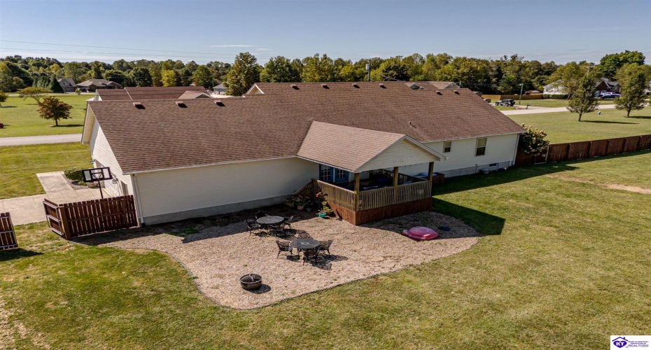 Loretto Drive, Elizabethtown, Kentucky 42701, ,2 BathroomsBathrooms,For Sale,Loretto Drive,HK24003576