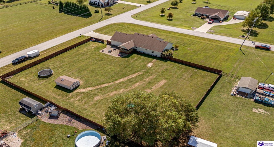 Loretto Drive, Elizabethtown, Kentucky 42701, ,2 BathroomsBathrooms,For Sale,Loretto Drive,HK24003576