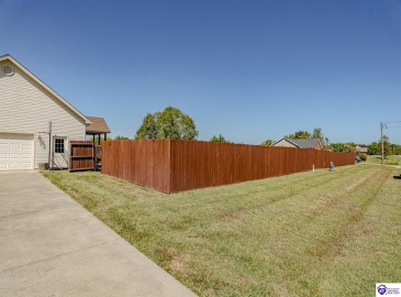 Loretto Drive, Elizabethtown, Kentucky 42701, ,2 BathroomsBathrooms,For Sale,Loretto Drive,HK24003576 Loretto Drive, Elizabethtown, Kentucky 42701, ,2 BathroomsBathrooms,For Sale,Loretto Drive,HK24003576