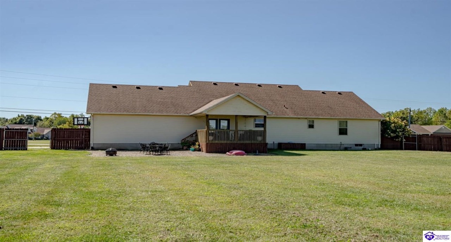 Loretto Drive, Elizabethtown, Kentucky 42701, ,2 BathroomsBathrooms,For Sale,Loretto Drive,HK24003576