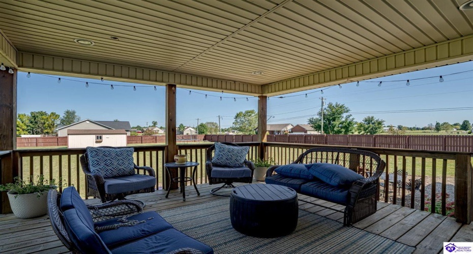 Loretto Drive, Elizabethtown, Kentucky 42701, ,2 BathroomsBathrooms,For Sale,Loretto Drive,HK24003576