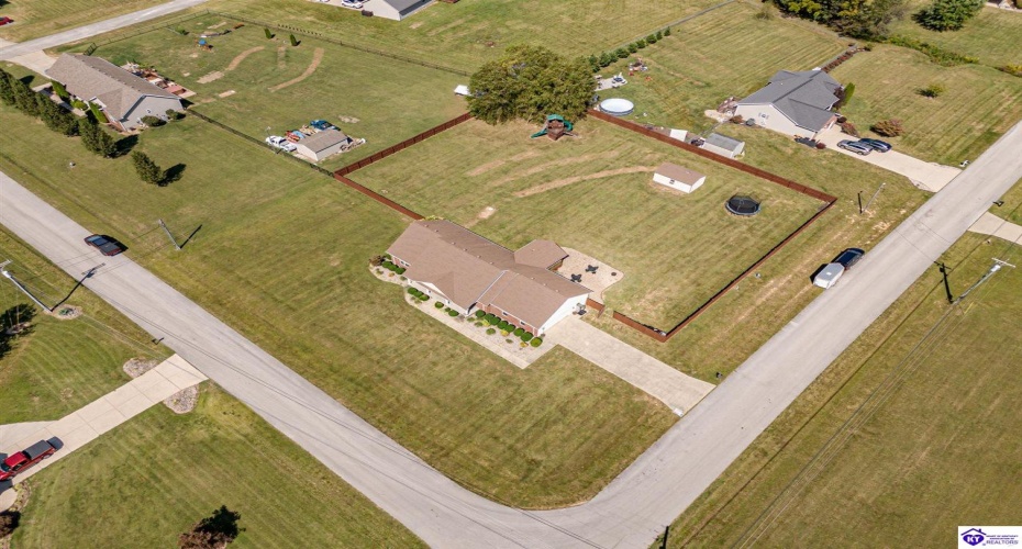 Loretto Drive, Elizabethtown, Kentucky 42701, ,2 BathroomsBathrooms,For Sale,Loretto Drive,HK24003576