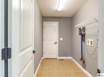 Loretto Drive, Elizabethtown, Kentucky 42701, ,2 BathroomsBathrooms,For Sale,Loretto Drive,HK24003576 Loretto Drive, Elizabethtown, Kentucky 42701, ,2 BathroomsBathrooms,For Sale,Loretto Drive,HK24003576