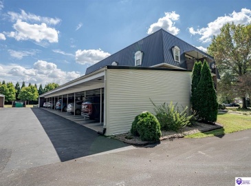 Freeman Green Drive, Elizabethtown, Kentucky 42701, ,2 BathroomsBathrooms,For Sale,Freeman Green Drive,HK24003589 Freeman Green Drive, Elizabethtown, Kentucky 42701, ,2 BathroomsBathrooms,For Sale,Freeman Green Drive,HK24003589