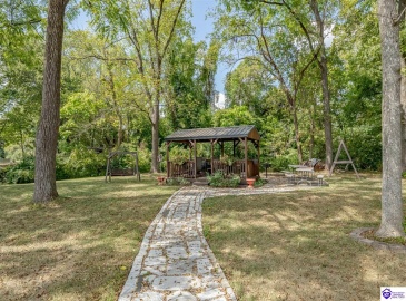 Freeman Green Drive, Elizabethtown, Kentucky 42701, ,2 BathroomsBathrooms,For Sale,Freeman Green Drive,HK24003589 Freeman Green Drive, Elizabethtown, Kentucky 42701, ,2 BathroomsBathrooms,For Sale,Freeman Green Drive,HK24003589