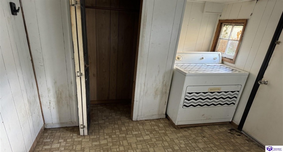 Murray Avenue, Cloverport, Kentucky 40111, ,1 BathroomBathrooms,For Sale,Murray Avenue,HK24003599